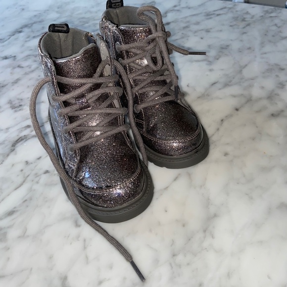 KIDS UGG ROBLEY BOOTS - Picture 6 of 10